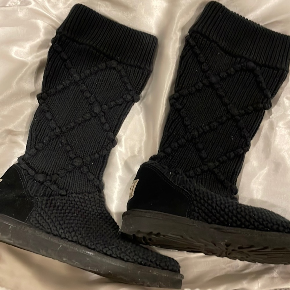 UGG Australia 5879 Classic Argyle Knit Sweater